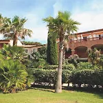 Pierre & La Pinede 3*