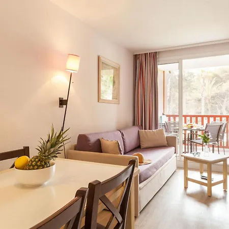 Lejlighedshotel Pierre & La Pinede 3*