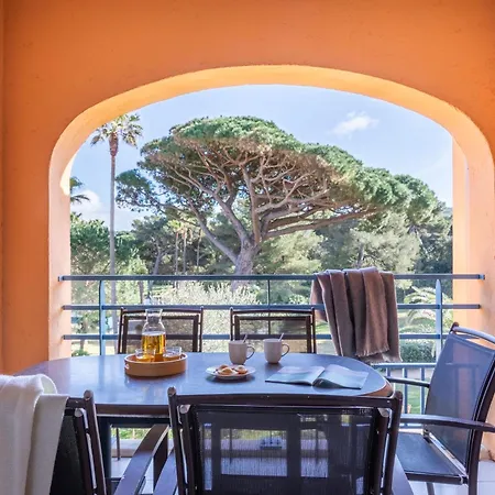 Aparthotel Pierre & La Pinede Hyères