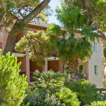 Lejlighedshotel Pierre & La Pinede 3*