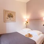 Apart-hotel Pierre & La Pinede Hyères