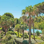 מלון דירות Pierre & La Pinede הייר