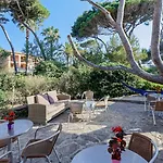 Pierre & La Pinede 3*