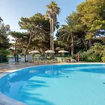 Pierre & La Pinede 3* הייר
