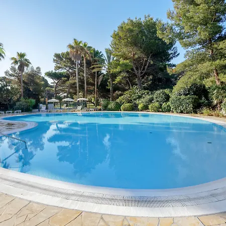 Pierre & La Pinede Hotel apartamentowy