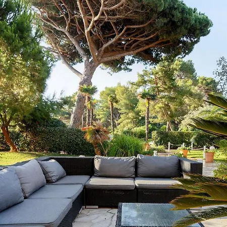 Pierre & La Pinede Hyeres