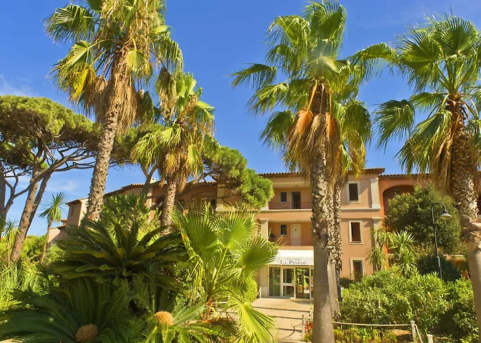 شقة فندقية Pierre & La Pinede 3*