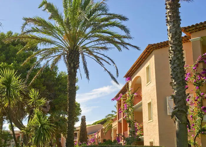 شقة فندقية Pierre & La Pinede 3*